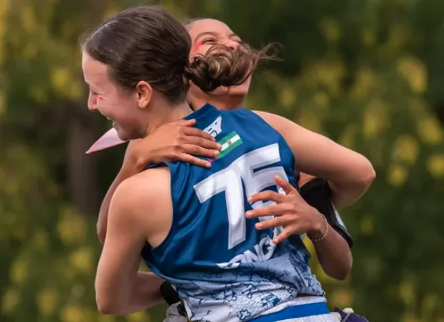 Jugadoras celebrando en el Mama Bowl